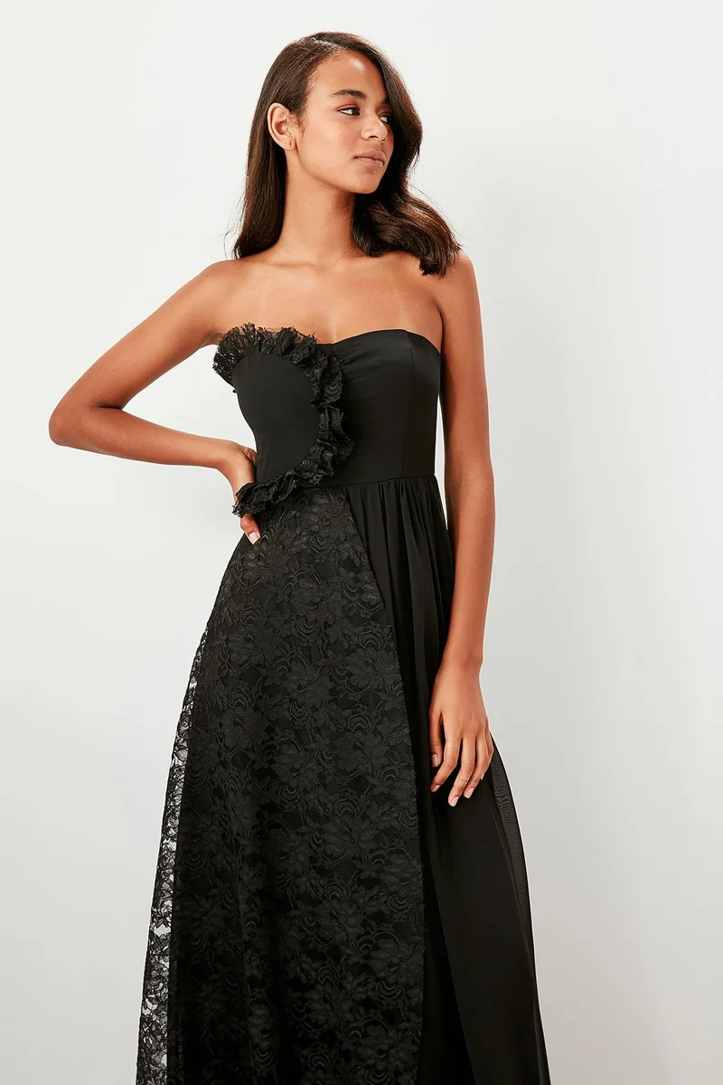ترينديول Lace Detail Bandeau Dress
