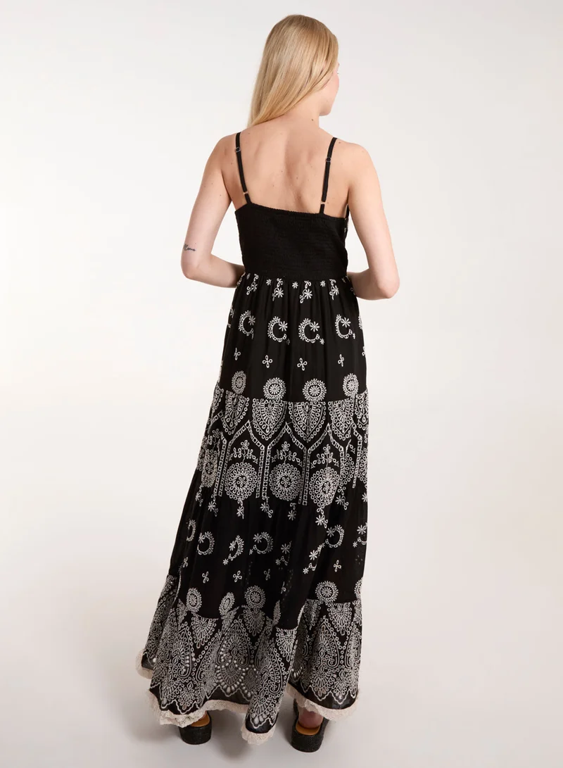 بلو فانيلا فستان ماكسي كامي مطرز