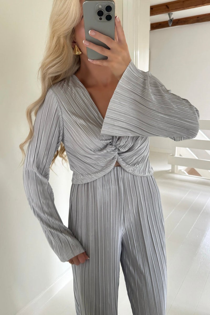 VERO MODA قميص طويل الأكمام مزين بالتجاعيد من فيرو مودة للنساء مع عقدة للمراهقات - Image 2