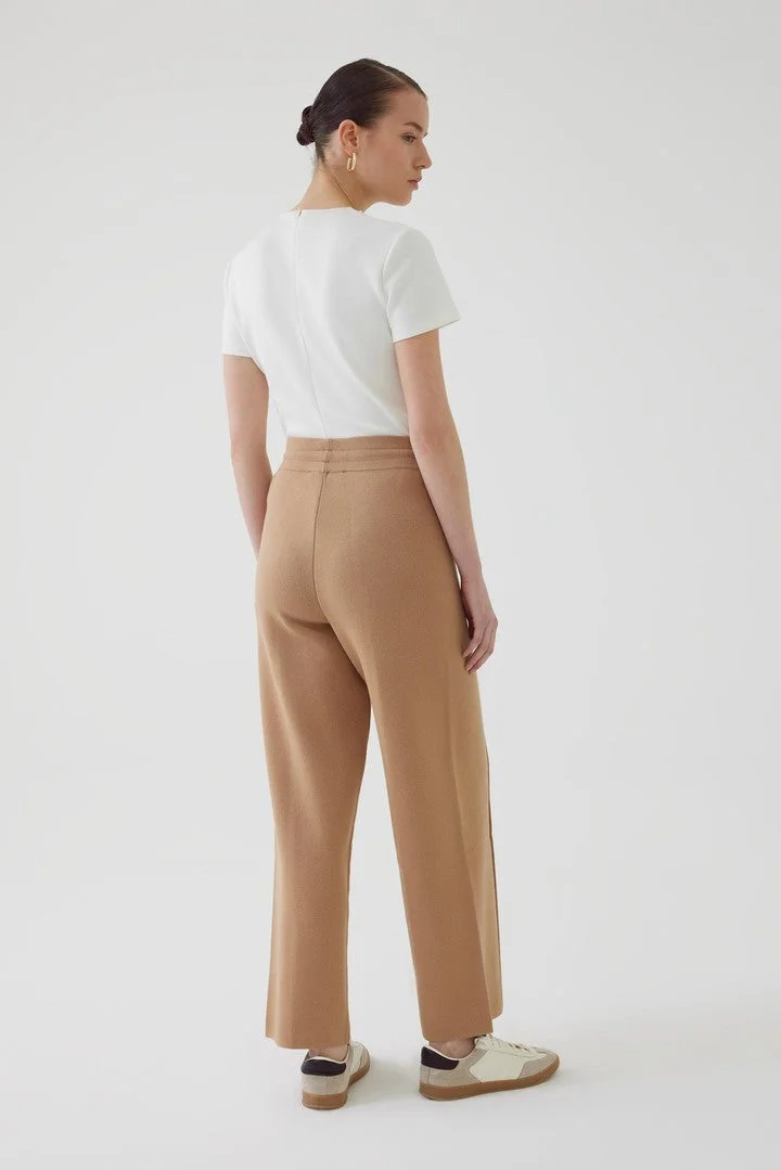 Exquise High-Waisted Drawstring Regular Knit Trousers