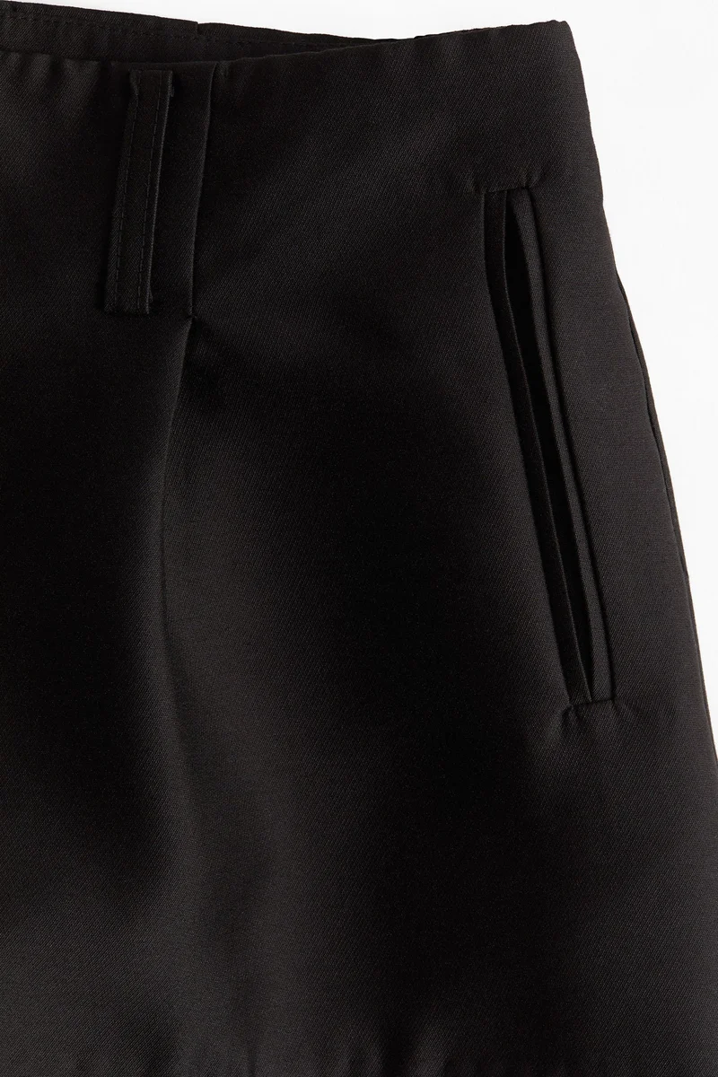 اتش اند ام تنورة ميني