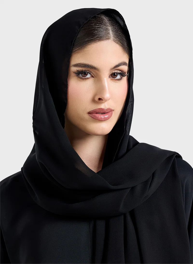 خزانة عباية بأكمام مزينة وشيلة