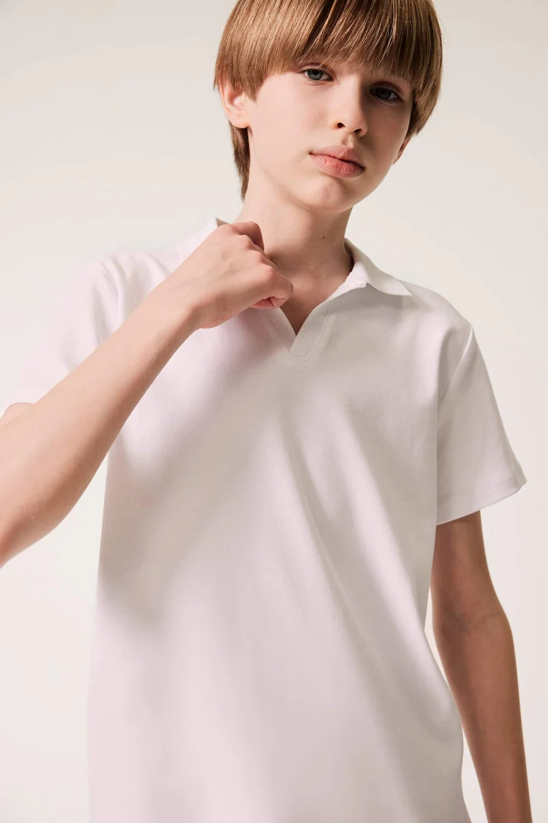 ديفاكتو Boy Child Wide Neck Short Sleeve Polo T-Shirt