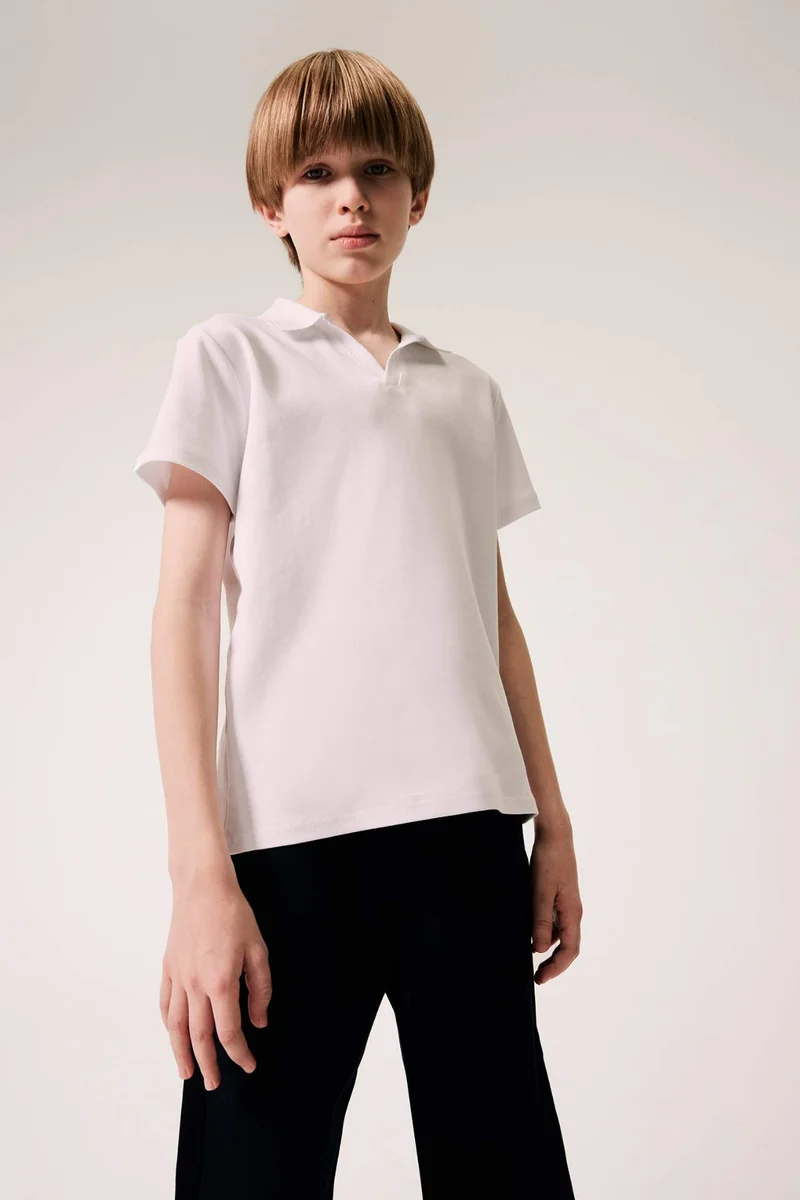 ديفاكتو Boy Child Wide Neck Short Sleeve Polo T-Shirt