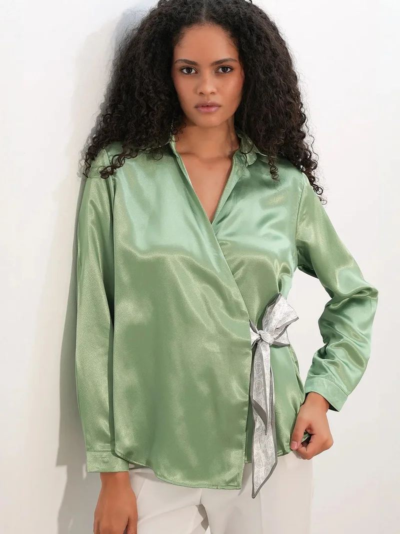 بيغ دارت BDART Women's Satin Tie-Front Shirt