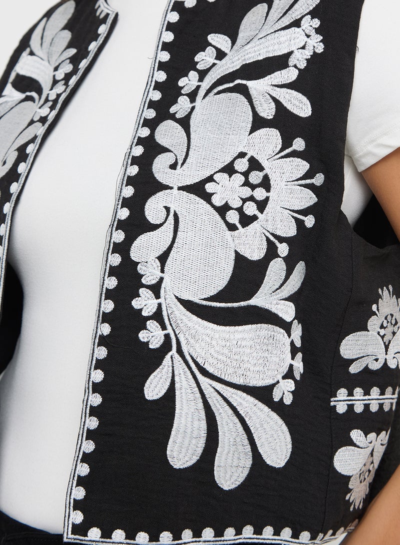 Ginger Boho Style Vest Jacket - Image 3