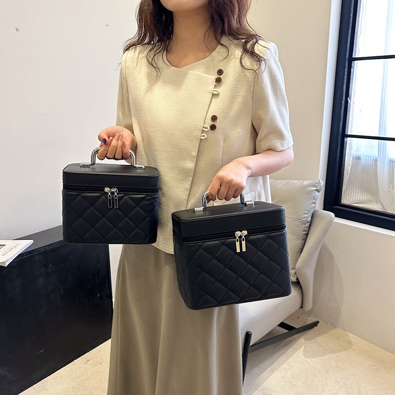 2026 New Trendy Quilted Embroidery Cosmetic Bag Portable High-End Hand-Held Makeup Case Solid Color - Image 5