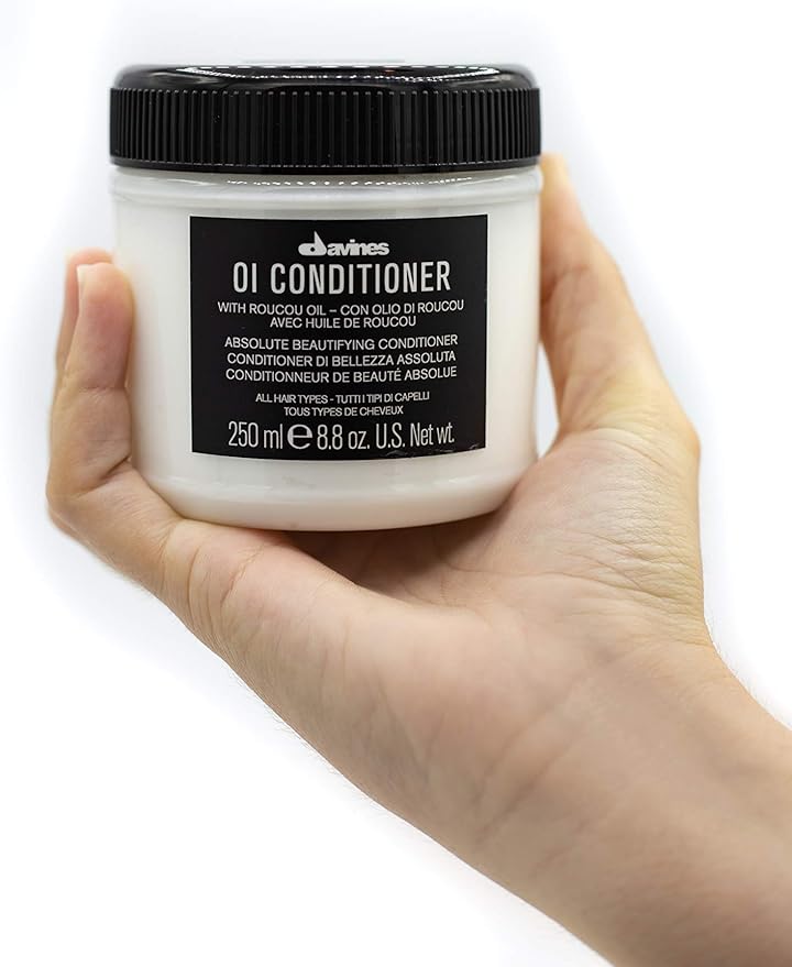 Davines Essential Haircare OiI Conditioner Absolute Beautifying Conditioner 250ml - Image 3