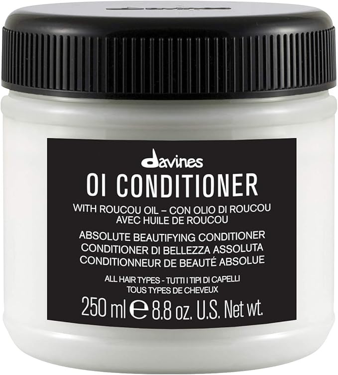 Davines Essential Haircare OiI Conditioner Absolute Beautifying Conditioner 250ml - Image 1