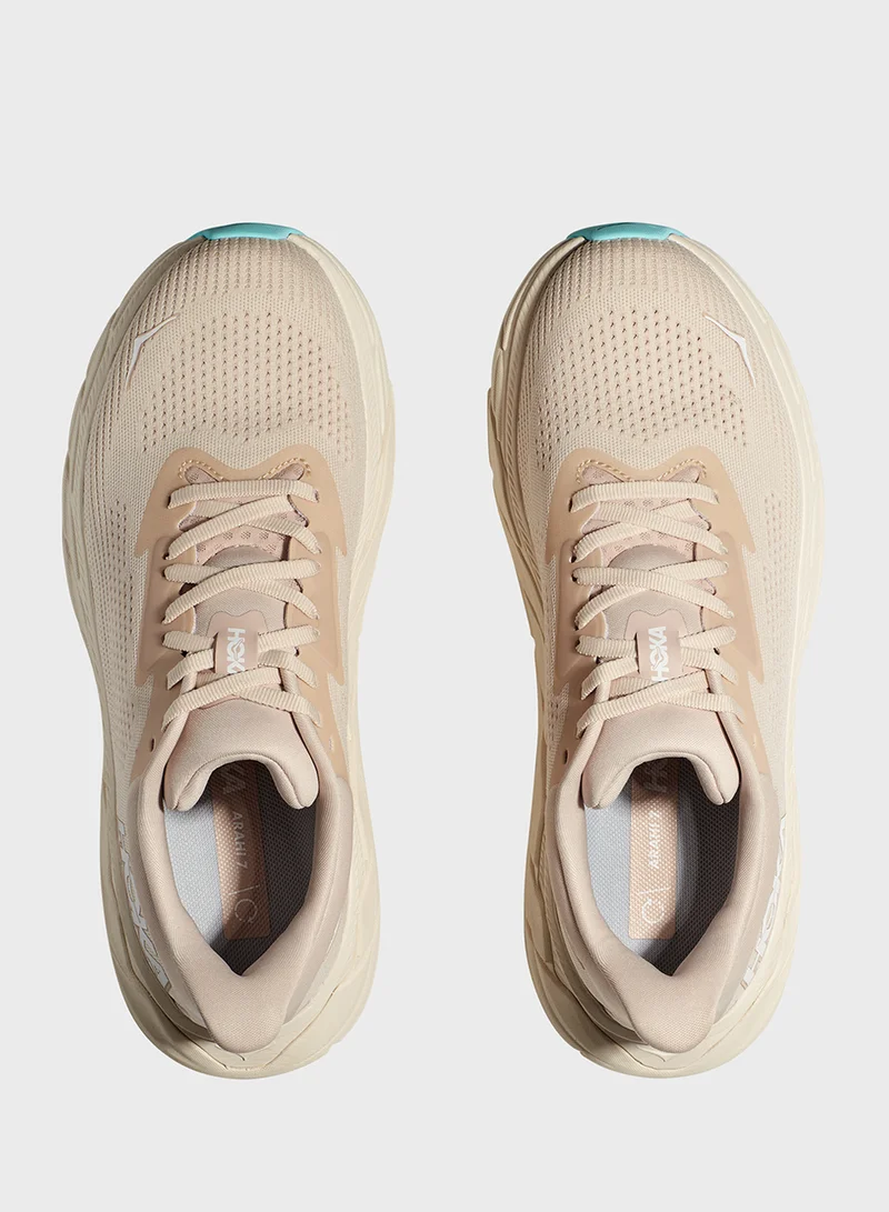 Hoka Arahi 7