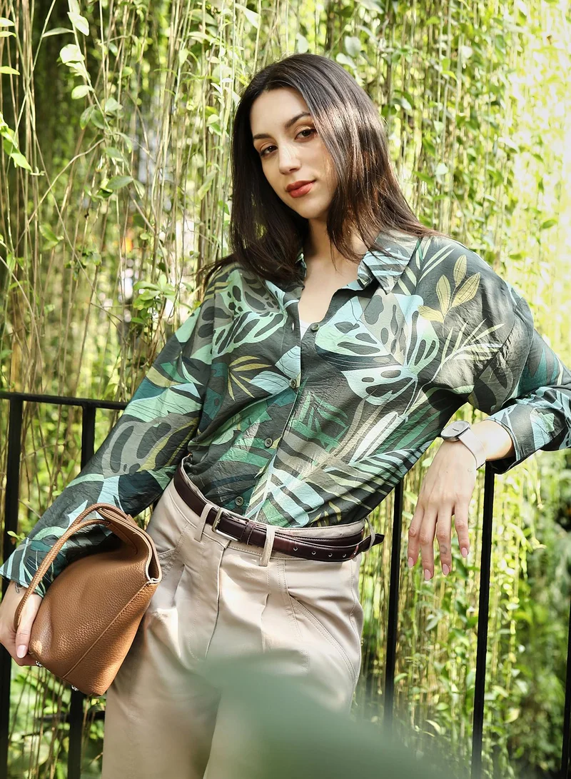 بينيا كولادا قميص نسائي واسع بطبعة أوراق الشجر الاستوائية بياقة عريضة وأكمام طويلة بأزرار للإغلاق، قميص منسوج بطبعة نباتية للاستخدام اليومي والكاجوال، أخضر غامق