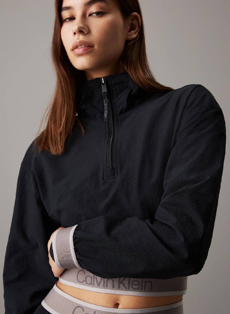 كالفن كلاين جاكيت مقاوم للرياح بغطاء للرأس - Image 3