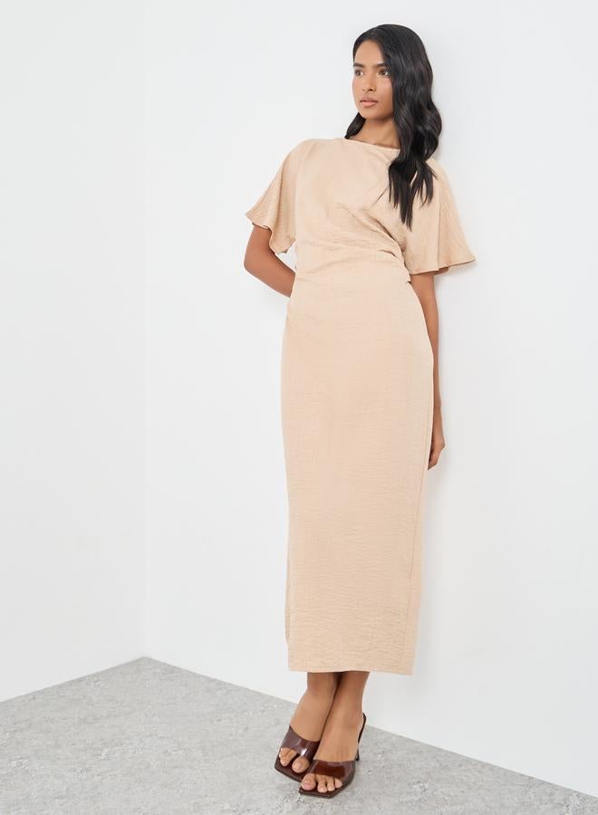 تايك تو فستان ميدي قصير بأكمام قصيرة وجوانب مجمعة - Image 1