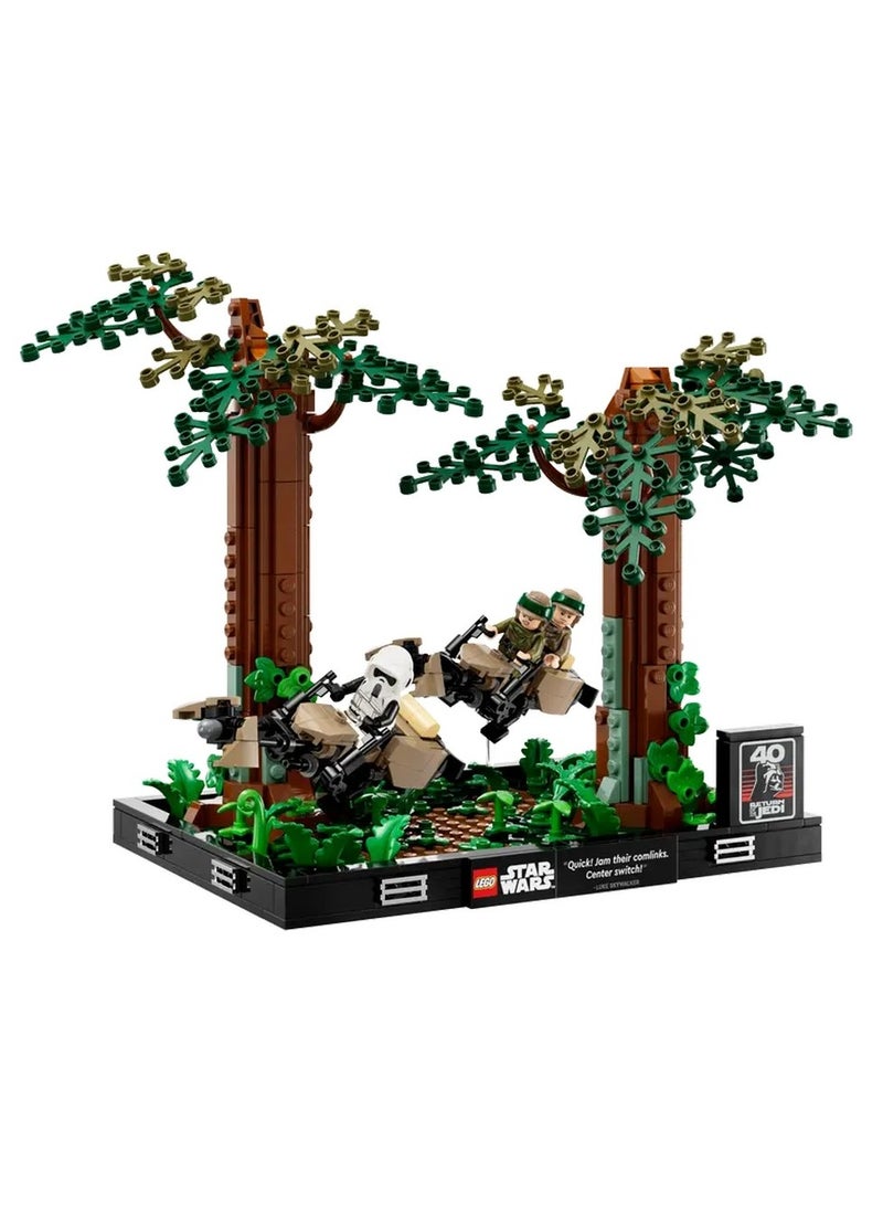 LEGO - Star Wars Endor Speeder Chase Diorama 608 Pieces - 75353 - Image 2