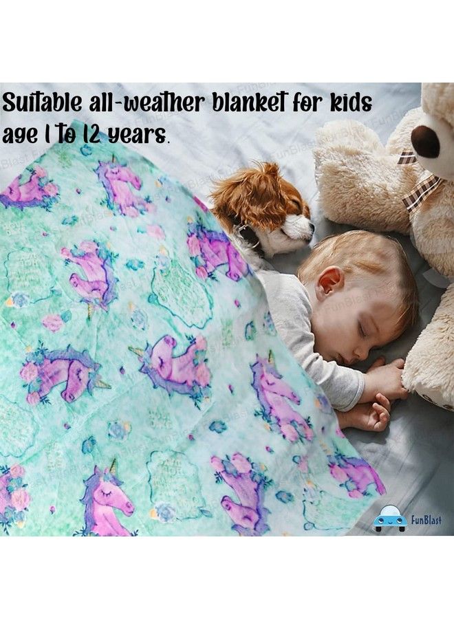 FunBlast بطانية مضيئة في الظلام للأطفال بطباعة رسوم متحركة، بطانيات خفيفة الوزن وناعمة ومريحة لجميع الأحوال الجوية للأطفال الصغار من سن 1 إلى 10 سنوات، الأولاد والبنات (أخضر يونيكورن) - Image 4
