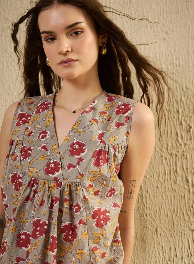 sanskrutihomes Floral Print V Neck Sleeveless Top with Gathered Detail