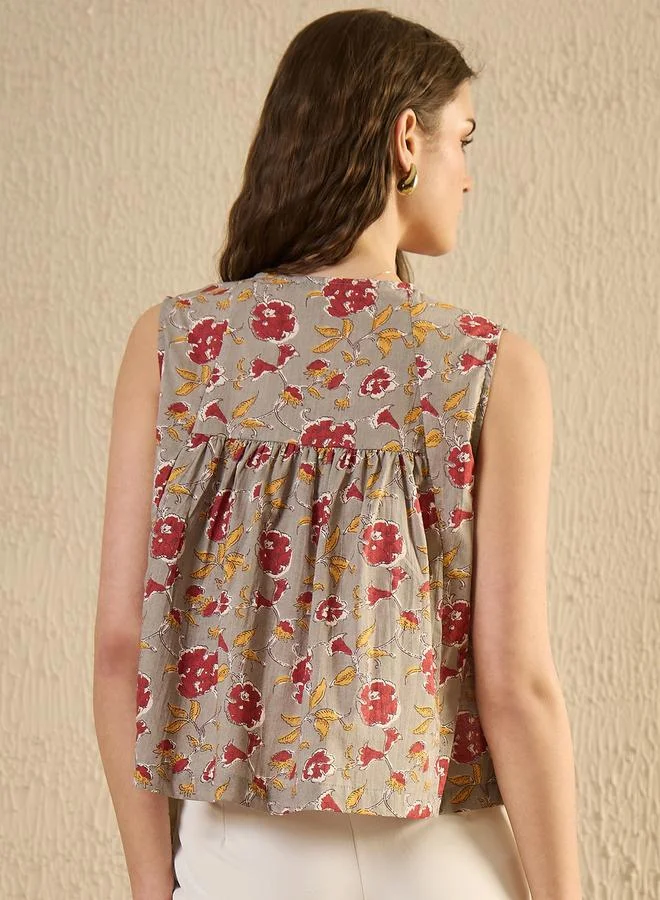 sanskrutihomes Floral Print V Neck Sleeveless Top with Gathered Detail
