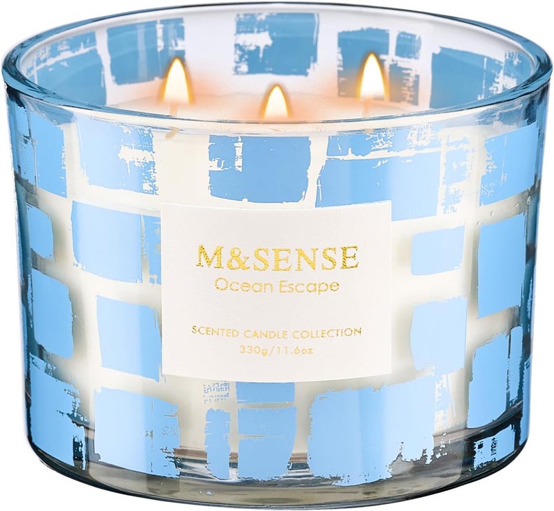 إم آند سينس شمعة M&SENSE برائحة الهروب إلى البحر، وزنها 11.6 أونصة، مصنوعة من شمع الصويا الطبيعي غير السام، تحتوي على 3 فتائل، مدة احتراق تصل إلى 60 ساعة، هدية مفيدة للراحة والاسترخاء، مناسبة للنساء. - Image 1