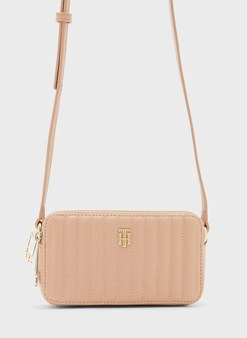 TOMMY HILFIGER Timeless Quilted Cross body