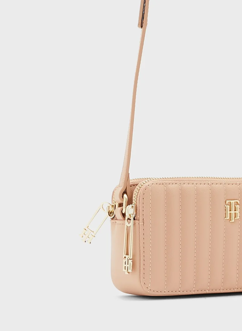 TOMMY HILFIGER Timeless Quilted Cross body