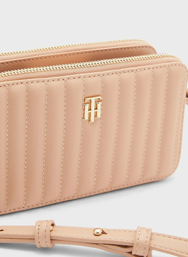 TOMMY HILFIGER Timeless Quilted Cross body