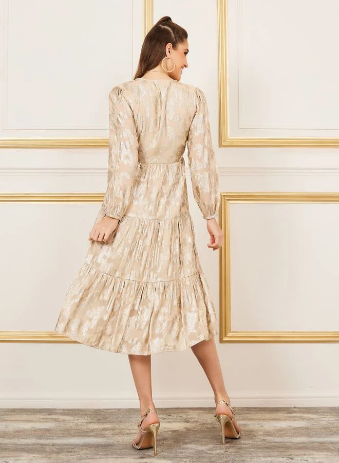 ستايلي Tiered Metallic Dress
