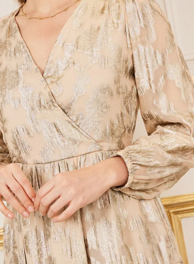 ستايلي Tiered Metallic Dress