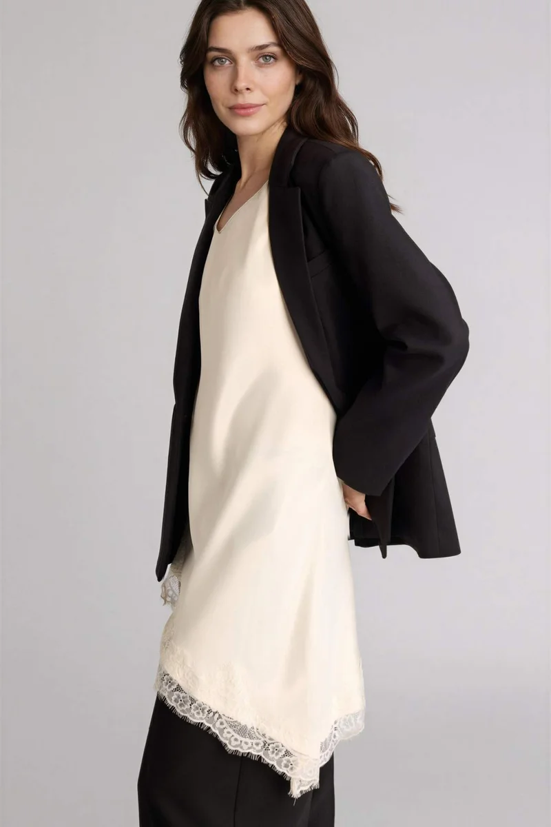 ديفاكتو Regular Fit Satin V-Neck Short Sleeve Tunic
