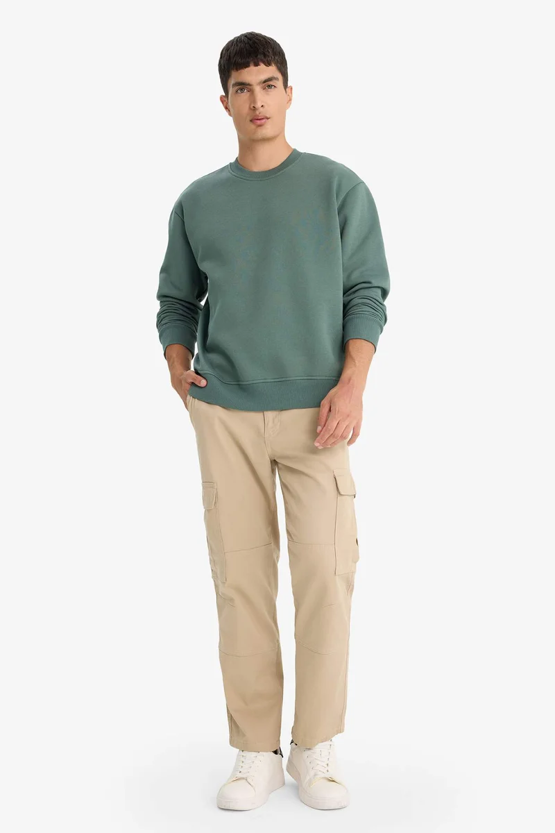 ديفاكتو Relax Fit Crew Neck Thick Basic Sweatshirt