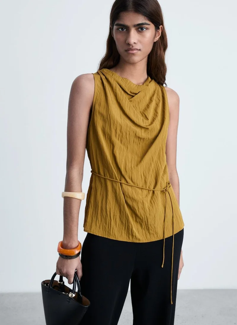 مانجو Textured Bow Top