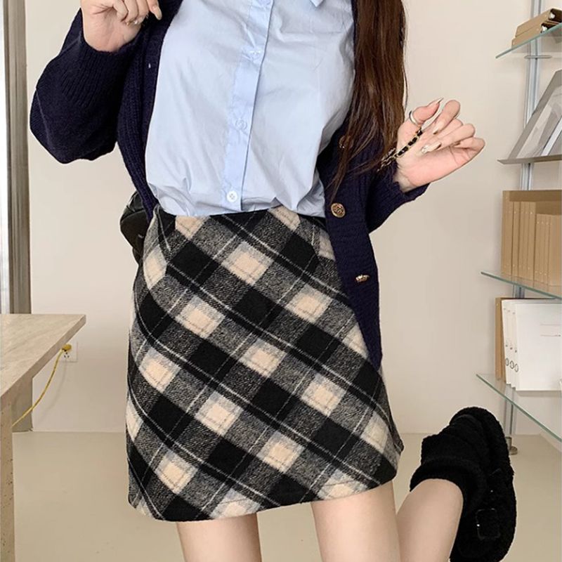 Contrast Color Plaid Woolen Skirt Womens Spring and Autumn chubby girl plus size Slimming Skirt College Woolen A- Line Hip Skirt Black interior safety pants/elastic waist