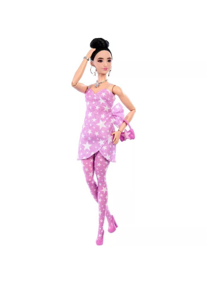 Barbie باربي دمية فستان ملفوف بطبعة نجوم من الدنيم بتصميم فاخر (29.49 سم) - Image 2