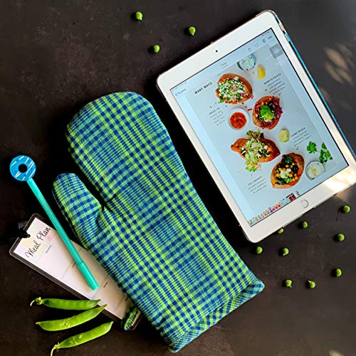 PIXEL HOME DECOR PIXEL HOME Cotton Microwave Oven Mitten for Microwave - Set of 2 PCS Oven Glove - Heat Resistant (Colour-Green & Blue Pin Stripe) - Image 4