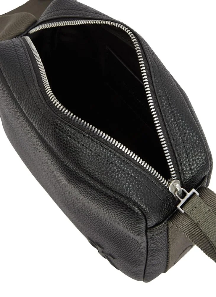 كالفن كلاين جينز Cargo Camera Bag