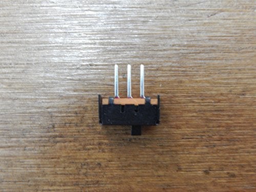 Adafruit مفتاح منزلق SPDT سهل الاستخدام مع لوحة الدائرة [ADA805]