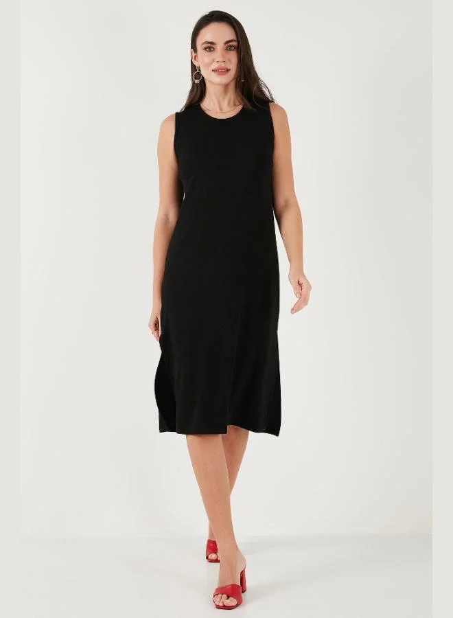 ليلا فستان ميدي أساسي بياقة دائرية وفتحة جانبية بقصة عادية للنساء