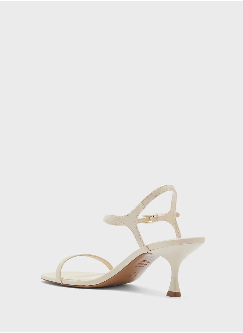 مانجو Kitten Heel Sandals With Straps