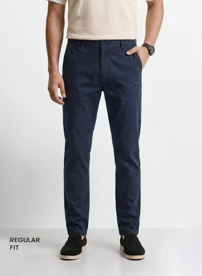 Men Regular Fit Solid Chinos