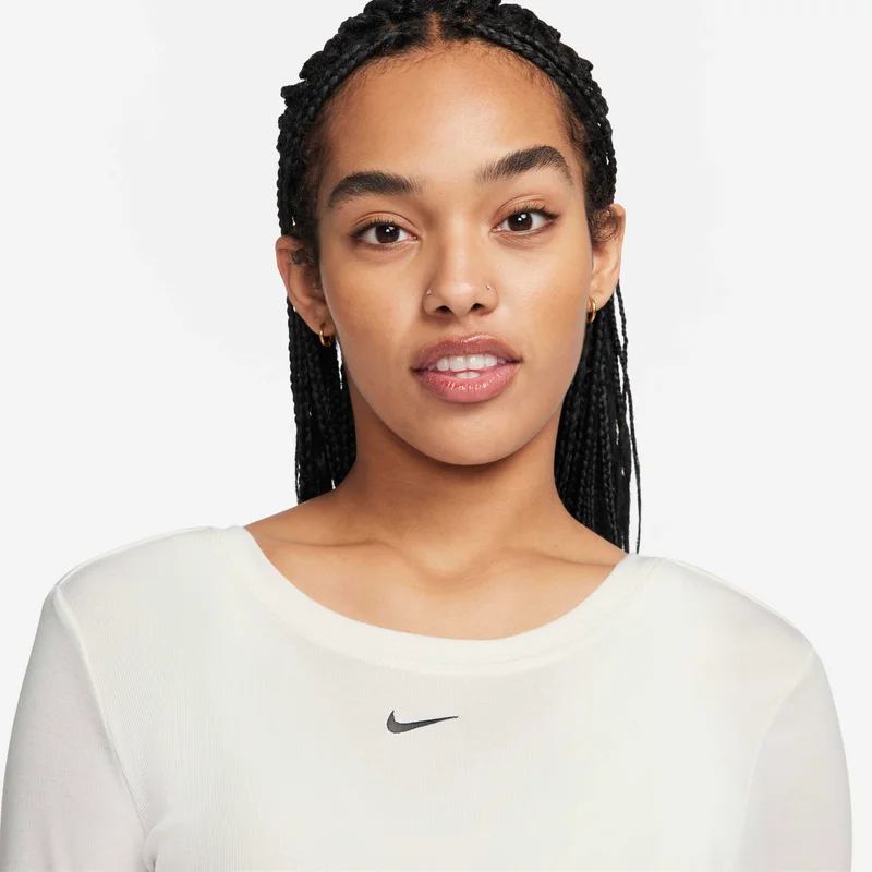 Nike Women's Sportswear Chill Scoop-Back Long-Sleeve Mini-Rib Top