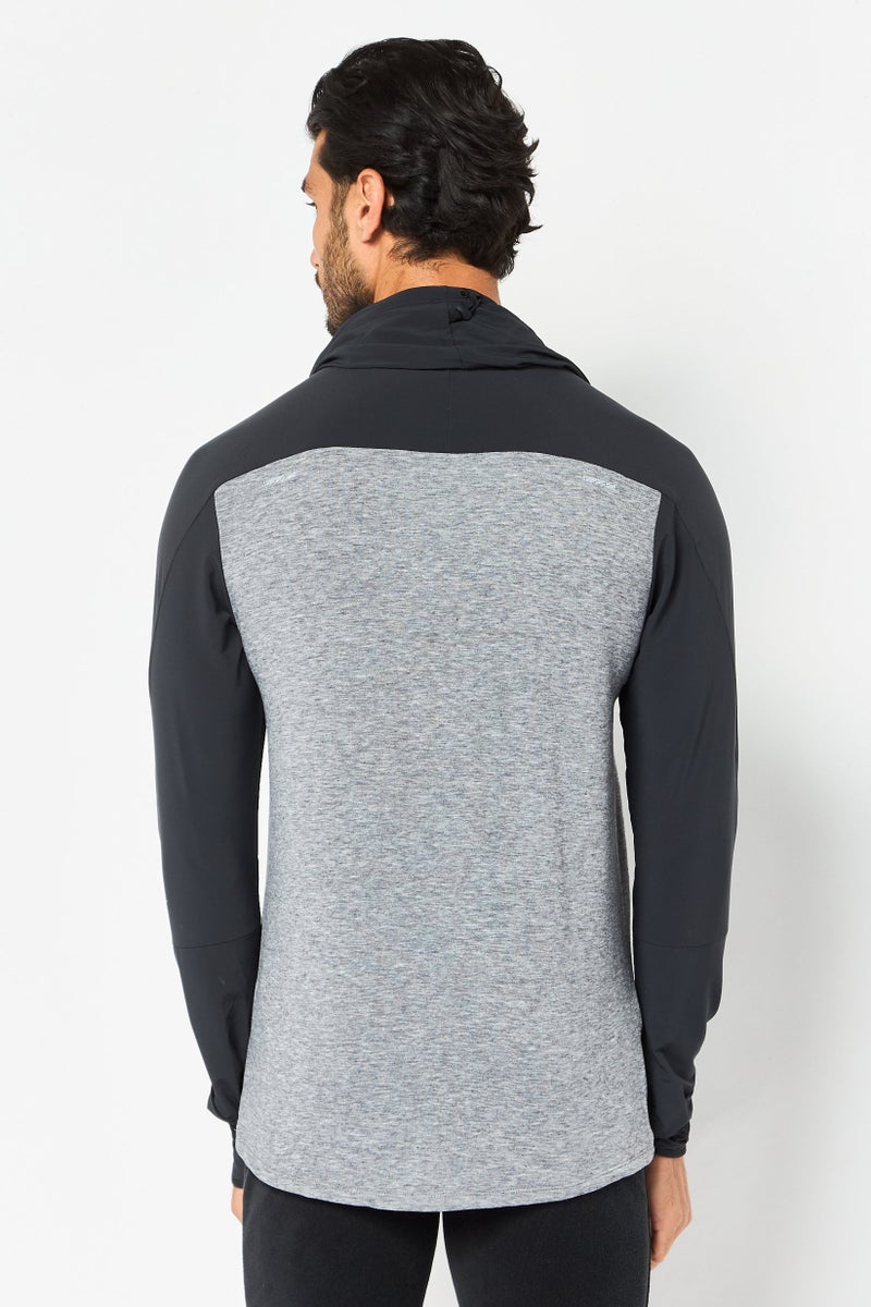 Nike تي شيرت رياضي للرجال بأكمام طويلة مناسب للجري، متعدد الألوان - Image 2