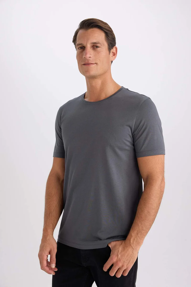 ديفاكتو Slim Fit Crew Neck Basic Short Sleeve T-Shirt