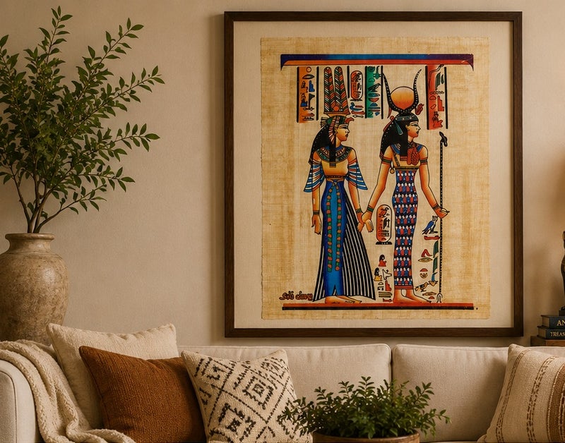 هاندرد بلس ورق بردي مصري طبيعي أصلي مقاس A4 مصنوع يدويًا في مصر من نبات البردي الحقيقي بتصميم الإلهتين إيزيس وحتحور الملكيتين مطبوع للديكور والهدايا التذكارية - Image 2