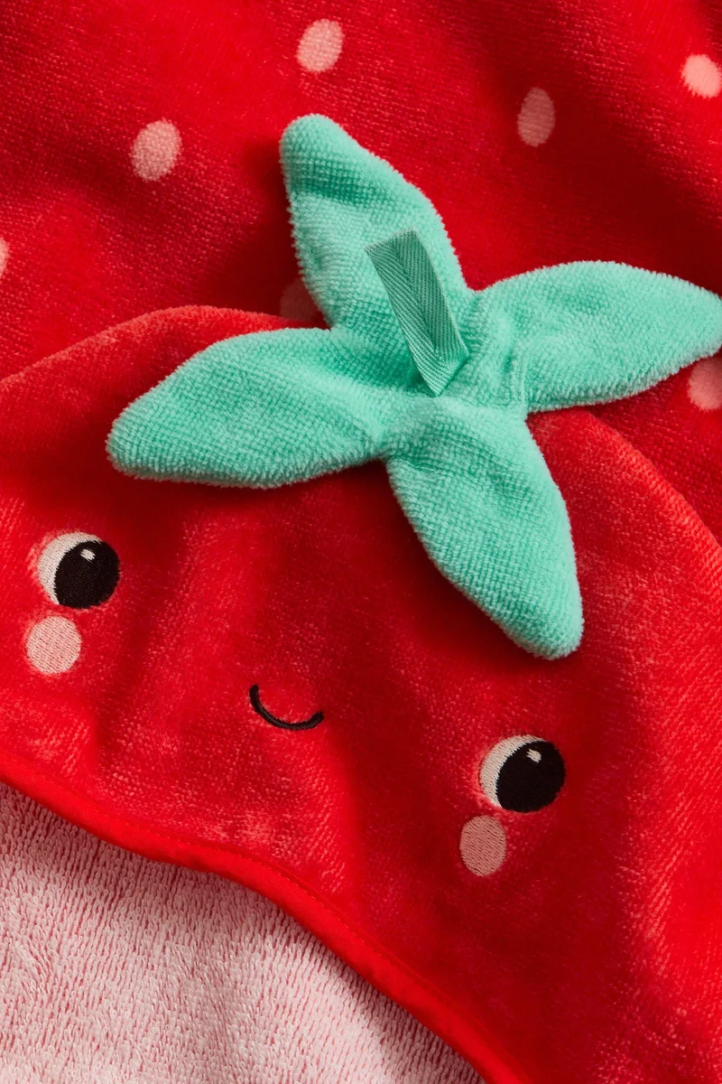 اتش اند ام منشفة بتصميم بونشو