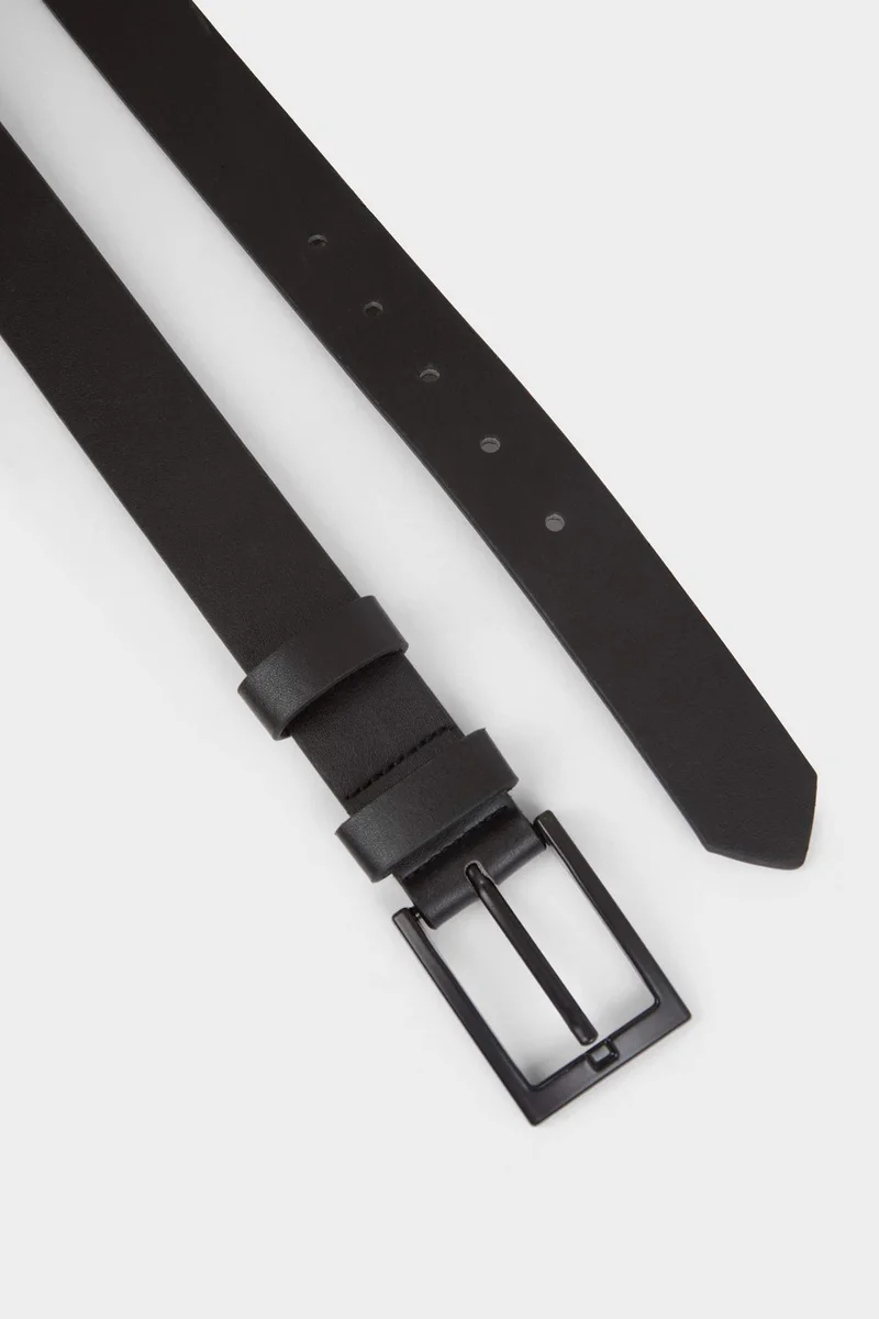 ديفاكتو Man Rectangle Clasp Faux Leather