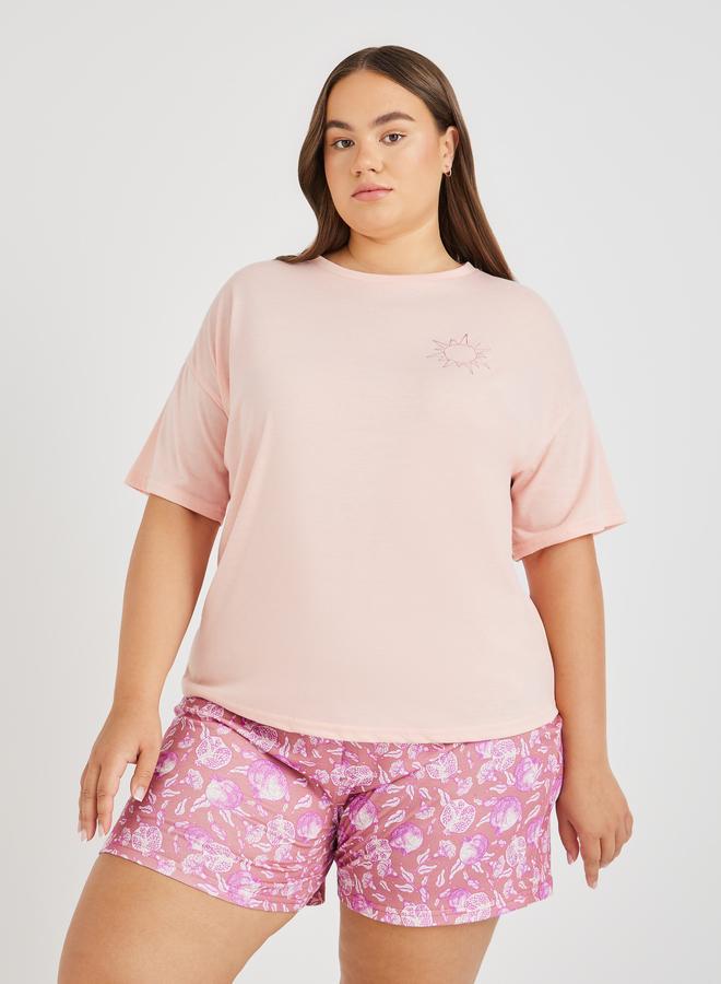 Styli Styli Plus Size Back Graphic Print T-Shirt and All-Over Fruit Print Shorts Set  - Image 4