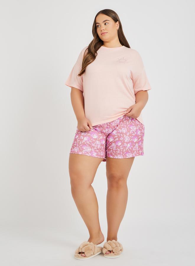 Styli Styli Plus Size Back Graphic Print T-Shirt and All-Over Fruit Print Shorts Set  - Image 2