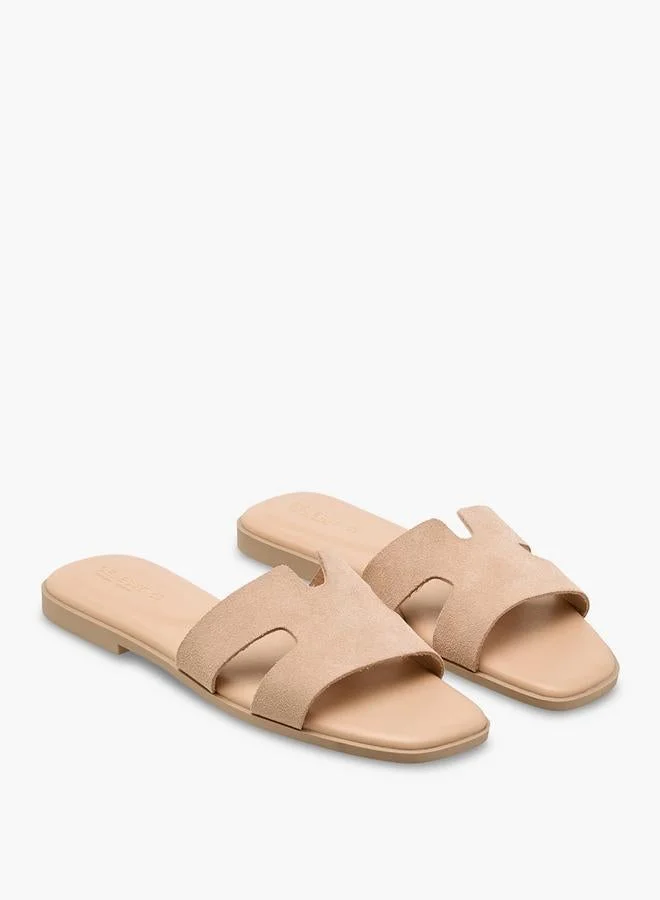 سيليست Women Slip-On Leather Sandals
