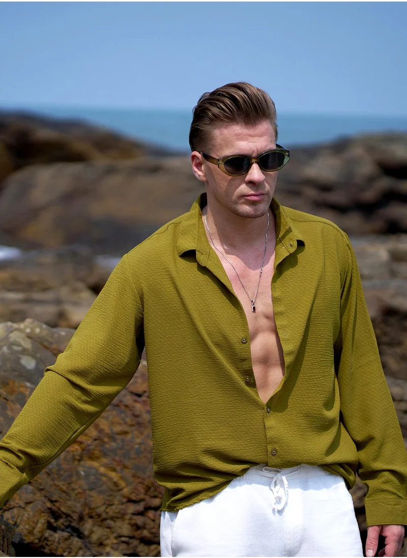 Campus Sutra Campus Sutra Men's Olive Green Distorté-Woven Regular Shirt For Casual Wear | Spread Collar | Long Cuffed Sleeves | Button Closure | Shirt Crafted With Comfort Fit For Everyday Wear