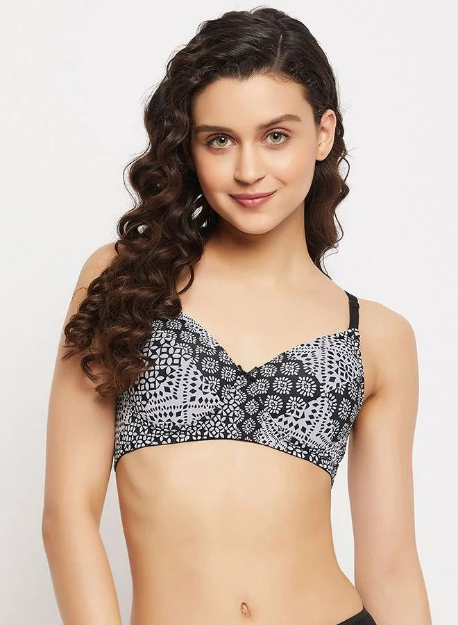 كلوفيا Clovia Padded Non-Wired Full Cup Printed Multiway T-Shirt Bra In Black