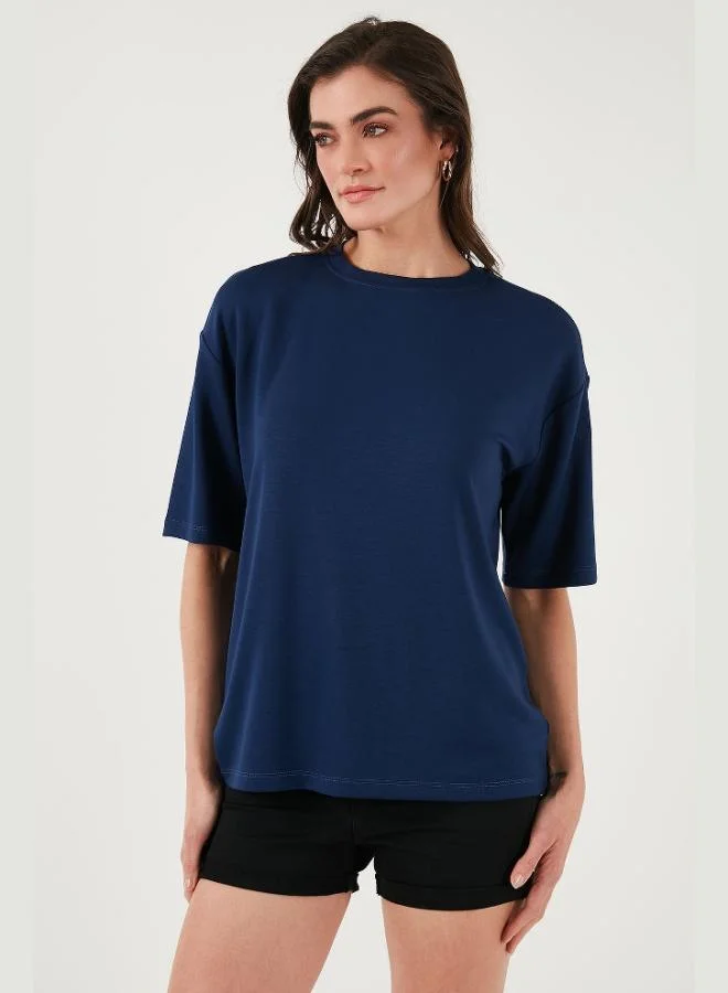 ليلا تيشيرت نسائي ليلا بقصة واسعة وياقة دائرية